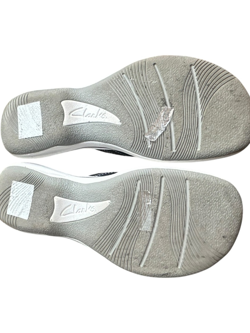 Clarks Women’s Brinkley Calm Sandals – Black/White Thong Style – Size 8M - Picture 8 of 11